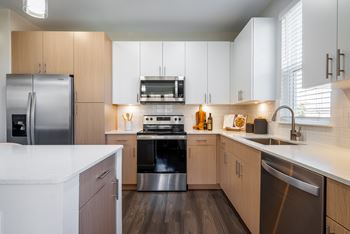 Elegant soft-close two-toned kitchen cabinetry